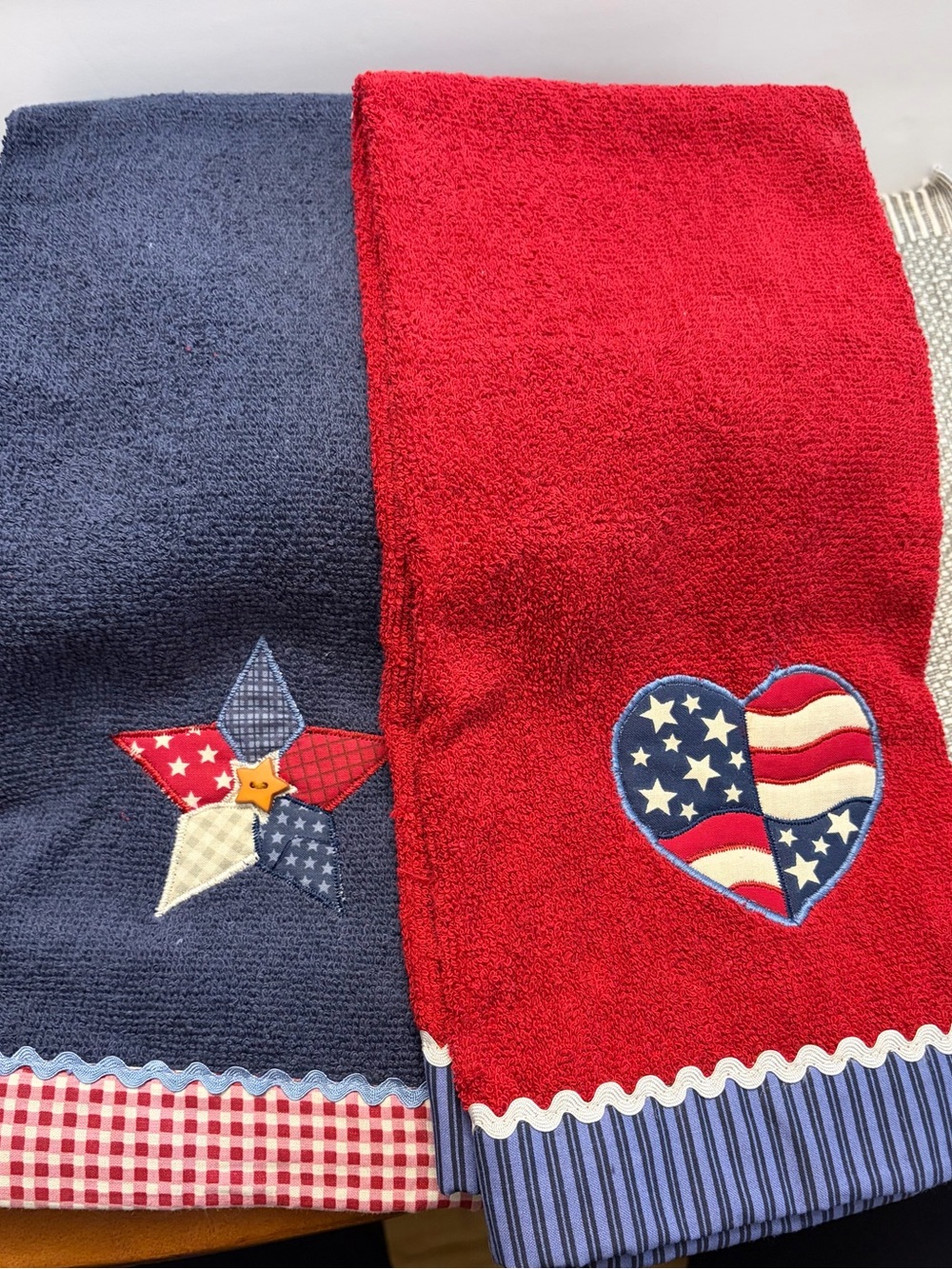 Set of 2 Kohl's Red and Navy Patriotic Embroidered Accent Towels